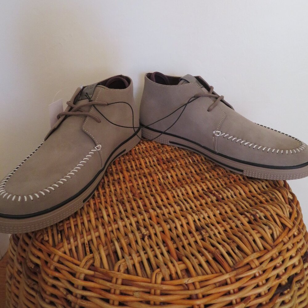 NEW in Box | Kenneth Cole | Size 11 | Brown Shore Lace Up Chukka Sneakers Shoes